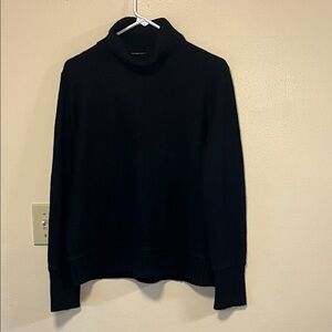 Vince Elegant Black Knitwear